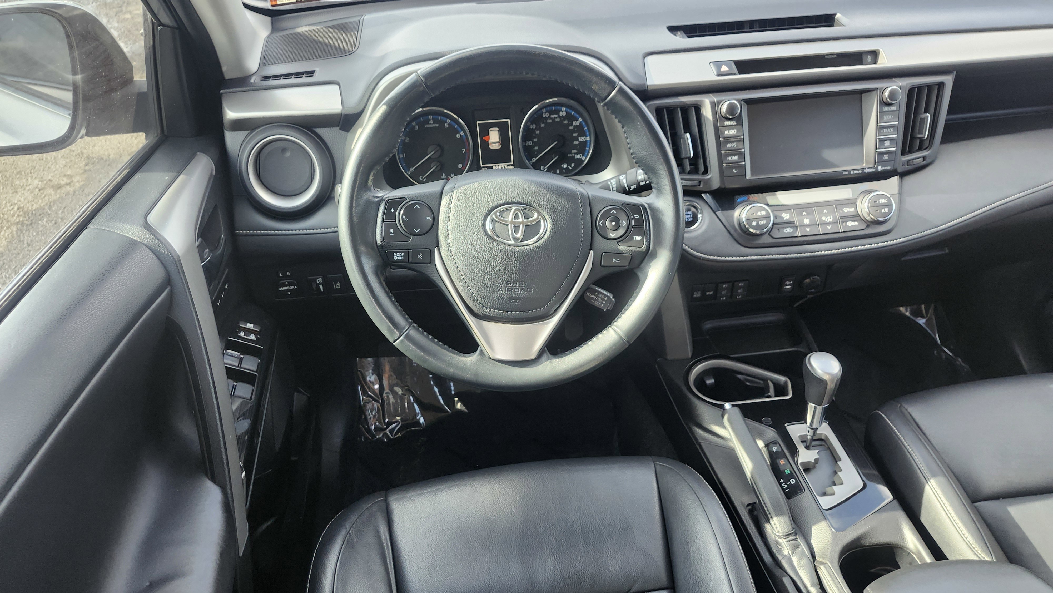 Used 2016 Toyota RAV4 Limited image 27
