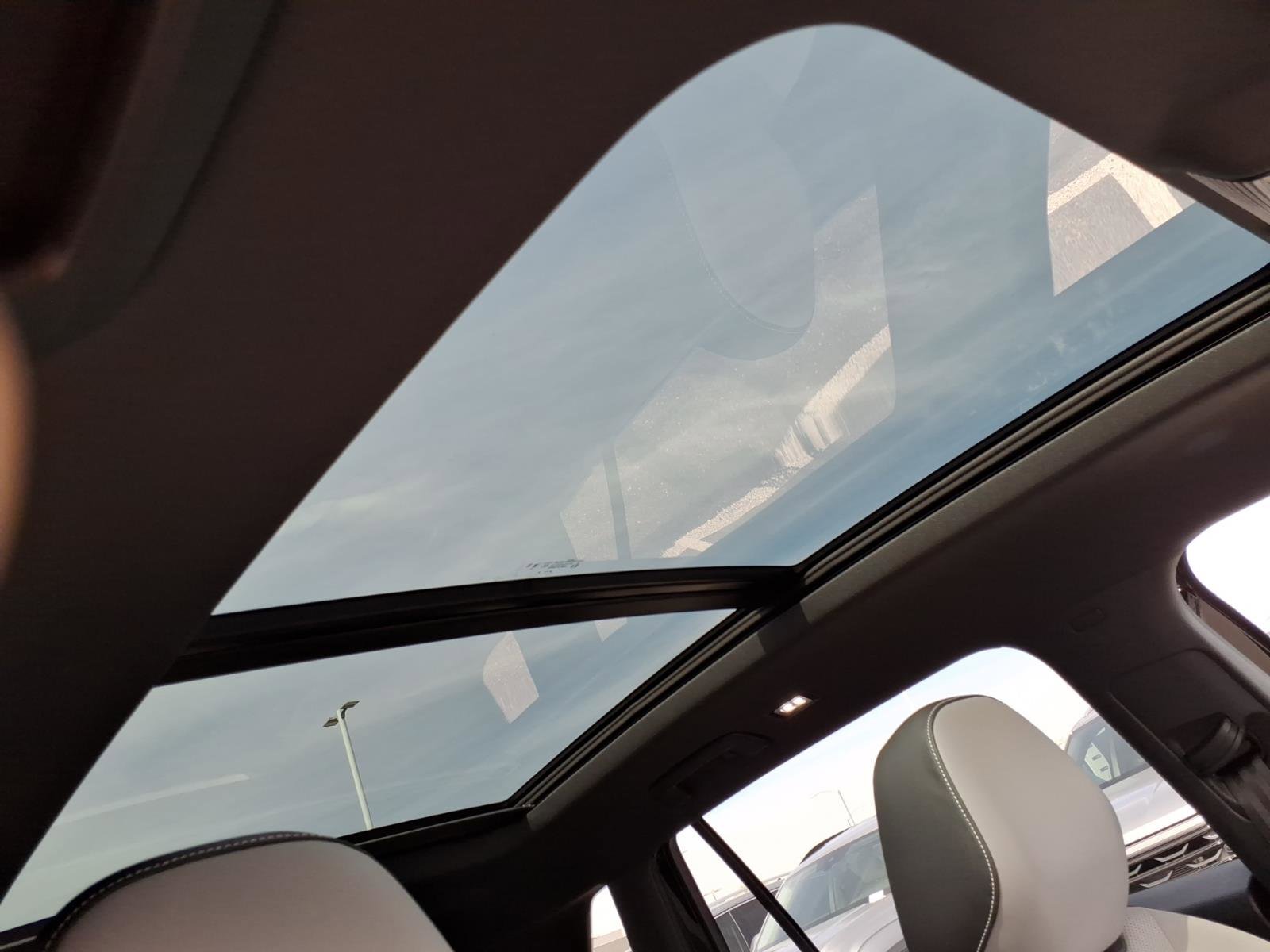 New 2026 Volkswagen Tiguan SE R-Line image 8