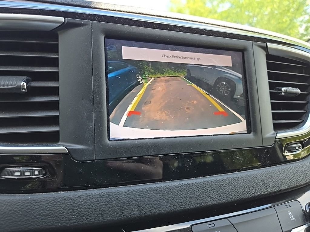 Used 2022 Chrysler Voyager LX FWD image 25