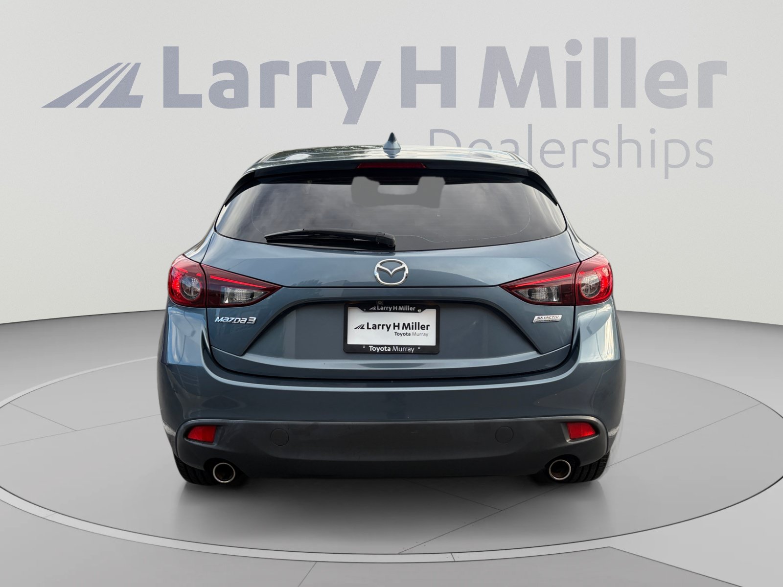 Used 2015 MAZDA MAZDA3 i Touring w/ Technology Package FWD image 4