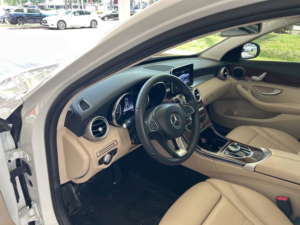 Used 2018 Mercedes-Benz C 300 4MATIC Sedan image 6