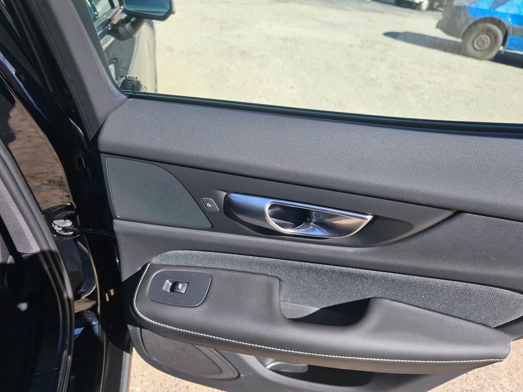 Used 2024 Volvo S60 B5 Plus w/ Climate Package image 9