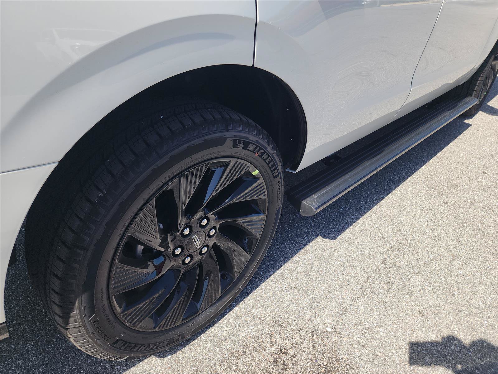 New 2027 Lincoln Navigator Reserve w/ Jet Appearance Package AWD/4WD image 22