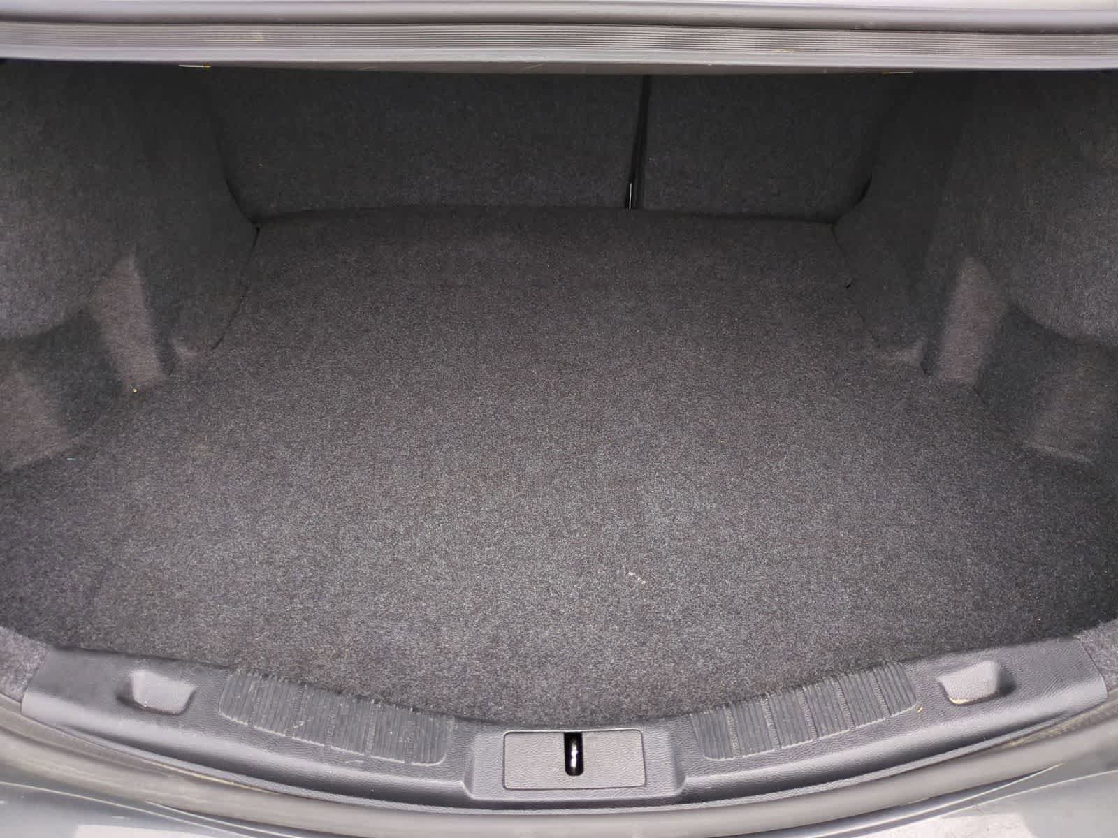Used 2020 Ford Fusion SE FWD image 32