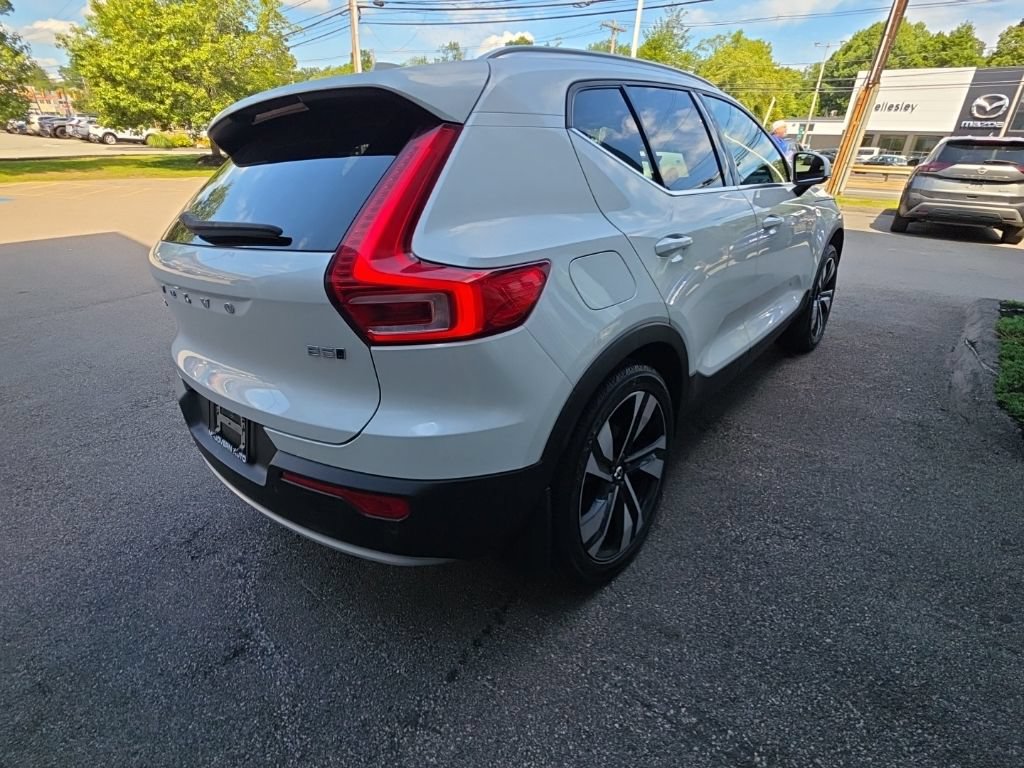 Used 2024 Volvo XC40 B5 Ultimate w/ Climate Package AWD/4WD image 8