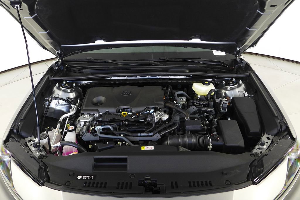 Used 2025 Toyota Camry SE w/ Convenience Package image 6