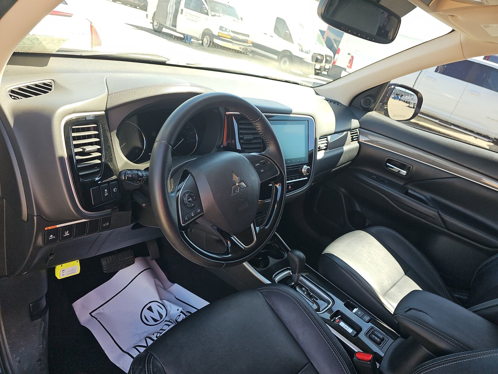 Used 2020 Mitsubishi Outlander SEL image 16