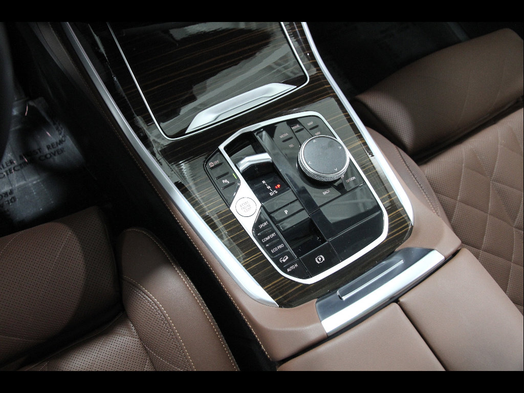 Certified 2025 BMW X5 xDrive40i w/ Climate Comfort Package image 17