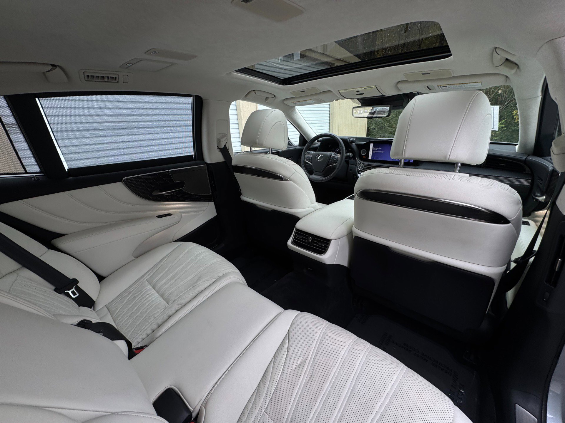 Used 2023 Lexus LS 500h AWD w/ Luxury Package image 56