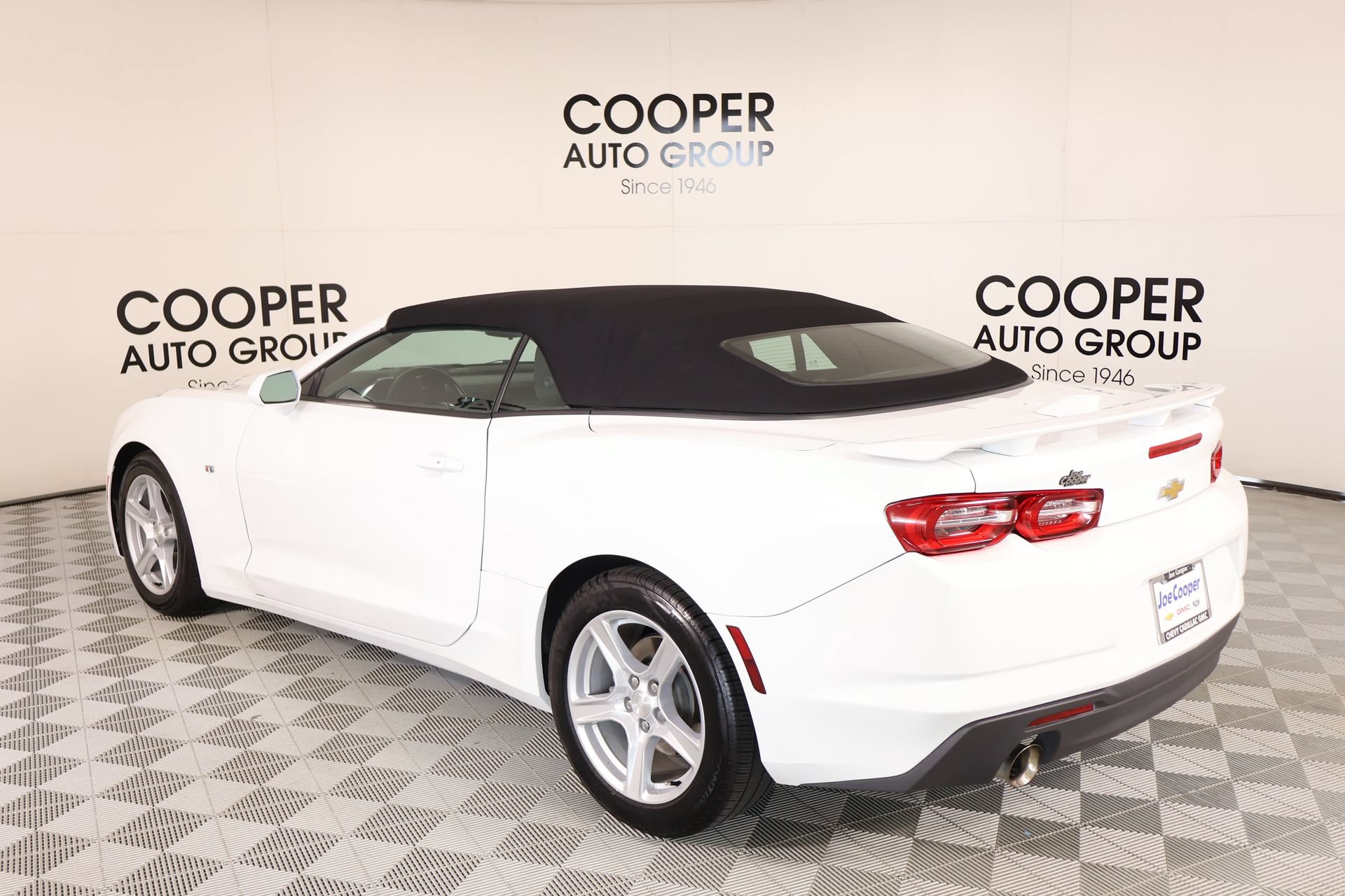 Used 2023 Chevrolet Camaro LT RWD image 19