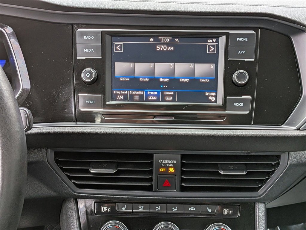 Used 2024 Volkswagen Jetta SE image 17