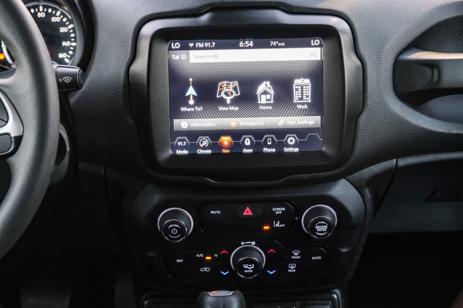 Used 2023 Jeep Renegade Latitude AWD/4WD image 14
