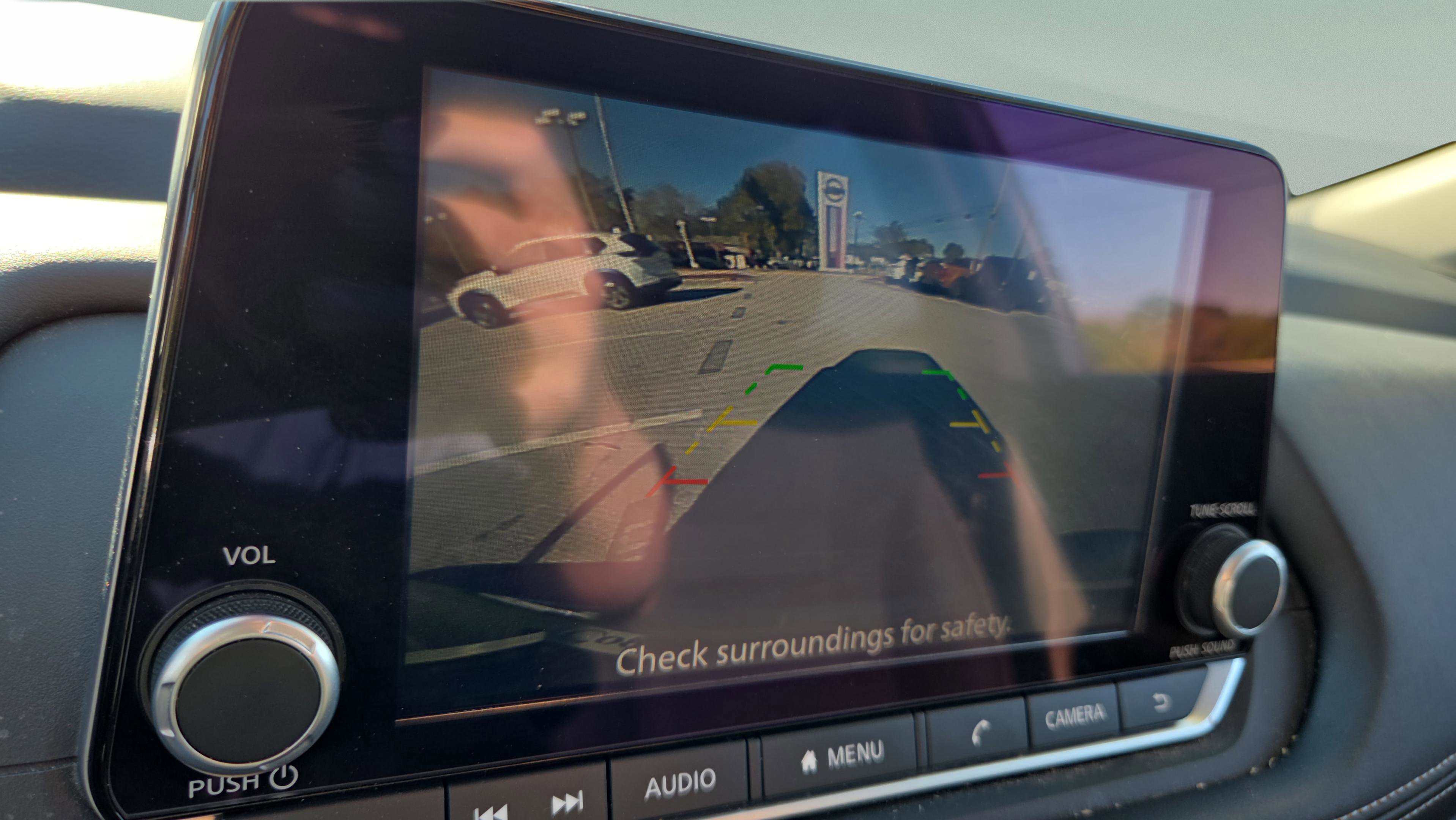 Used 2025 Nissan Rogue S image 21