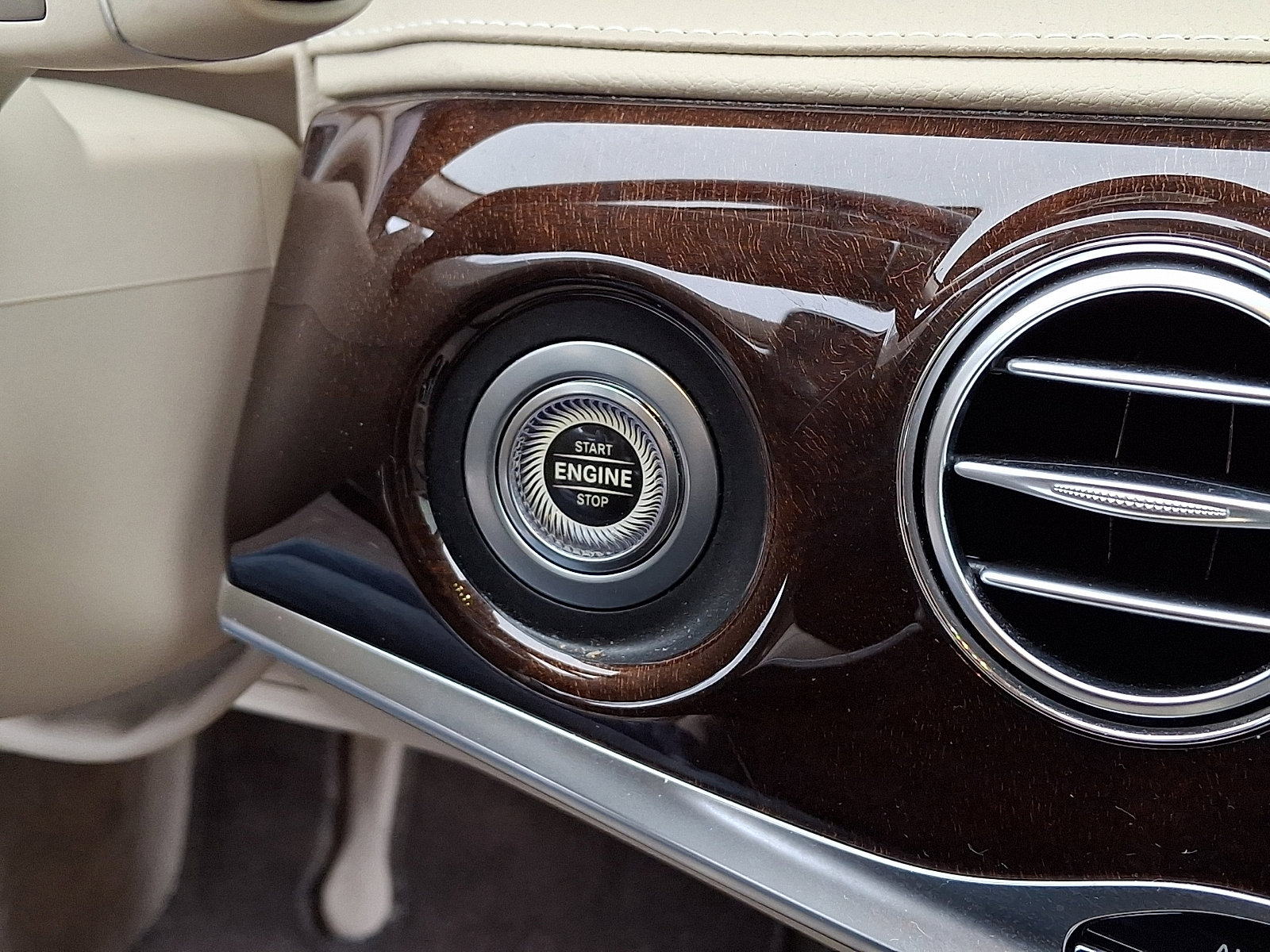 Used 2018 Mercedes-Benz S 450 Sedan image 26