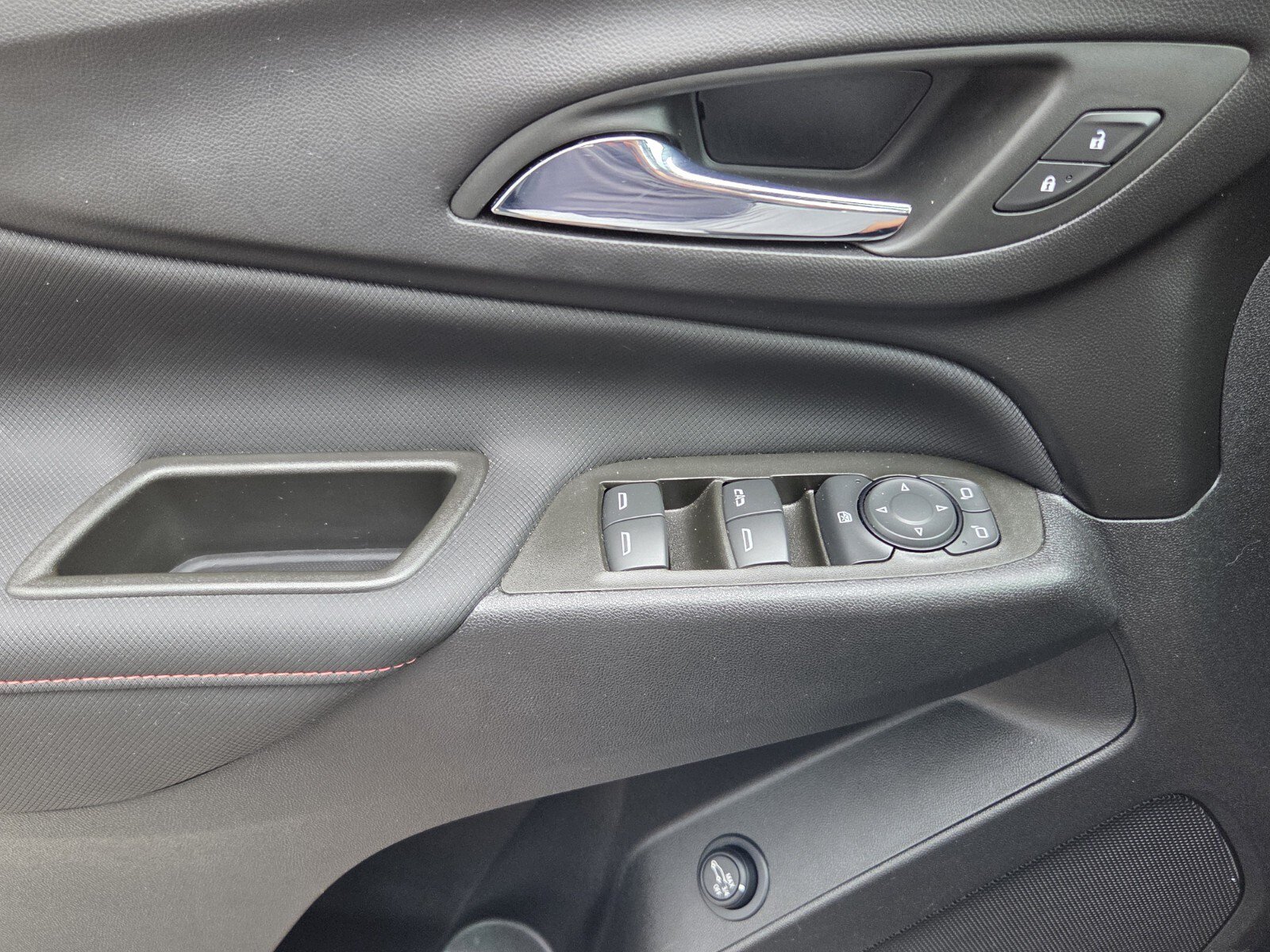 Certified 2023 Chevrolet Equinox RS w/ RS Leather Package FWD image 36