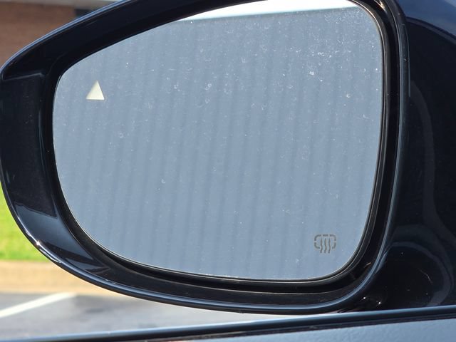 Used 2024 Chrysler Pacifica Touring-L FWD image 25