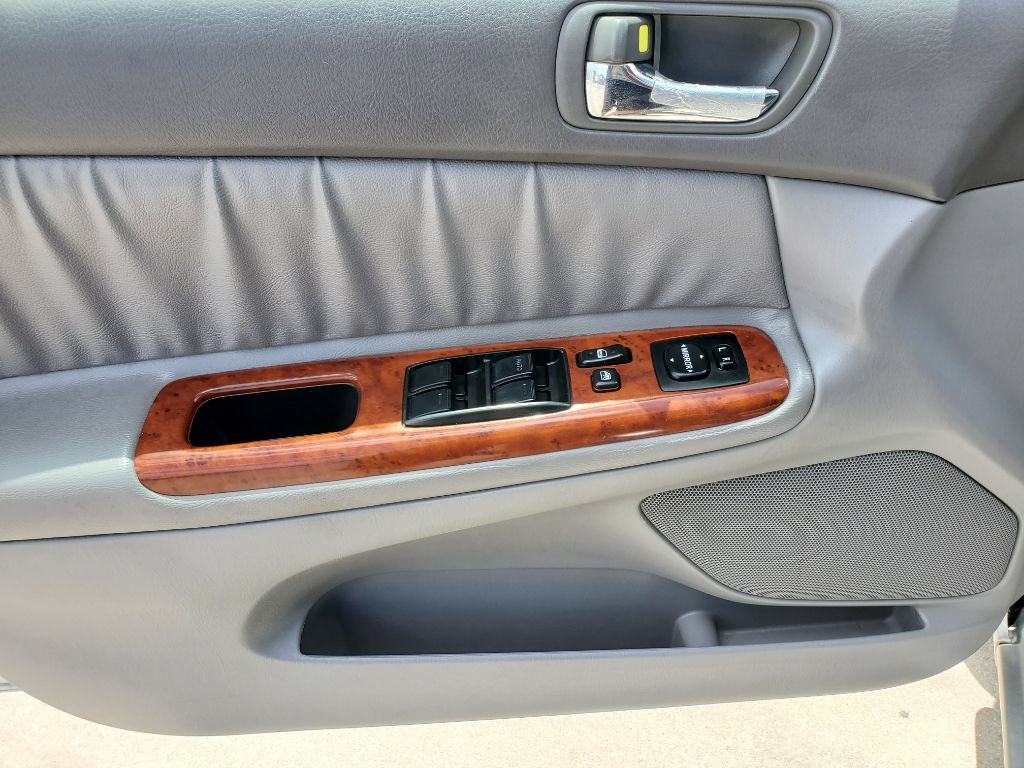 Used 2002 Toyota Camry LE FWD image 14
