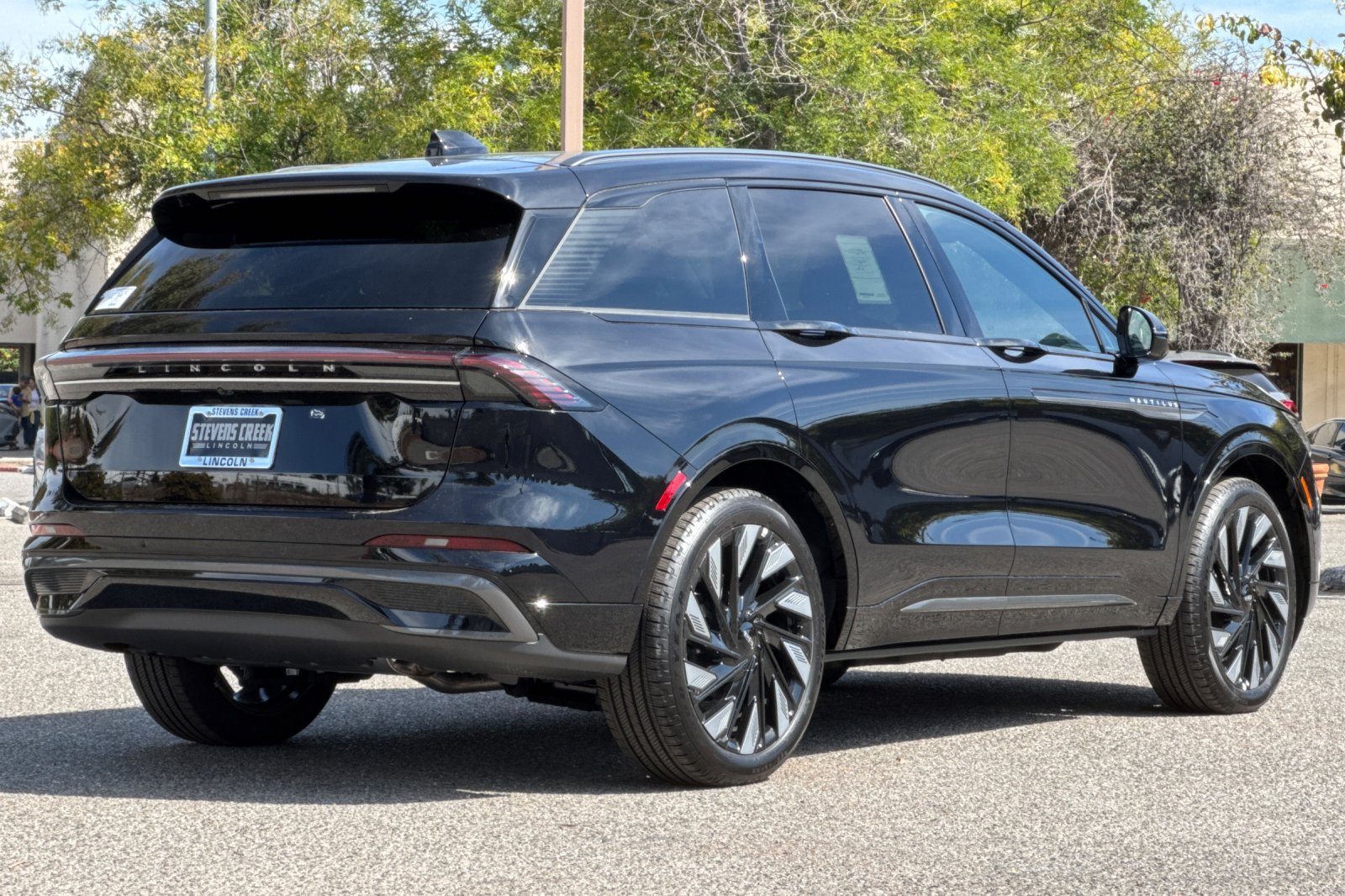 New 2026 Lincoln Nautilus Reserve AWD/4WD image 4