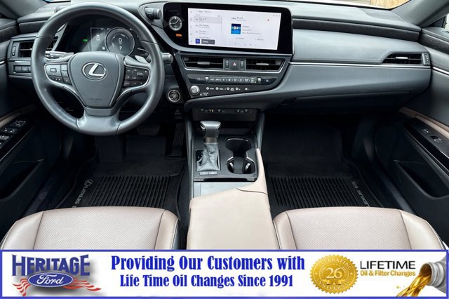 Used 2025 Lexus ES 300h w/ Premium Package image 13