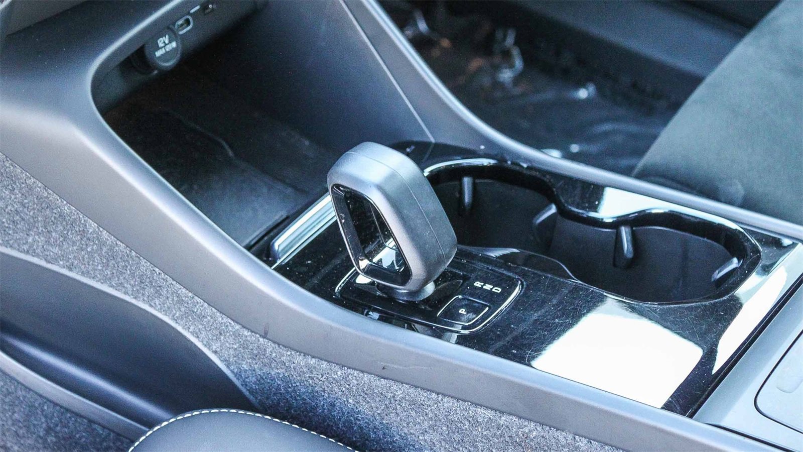 Used 2023 Volvo C40 P8 Recharge Plus w/ Protection Package Premier image 20