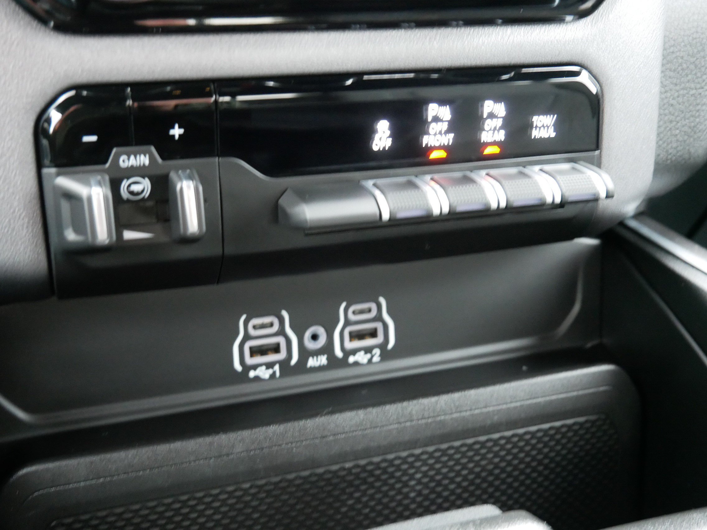 Used 2025 RAM 1500 Big Horn AWD/4WD image 29