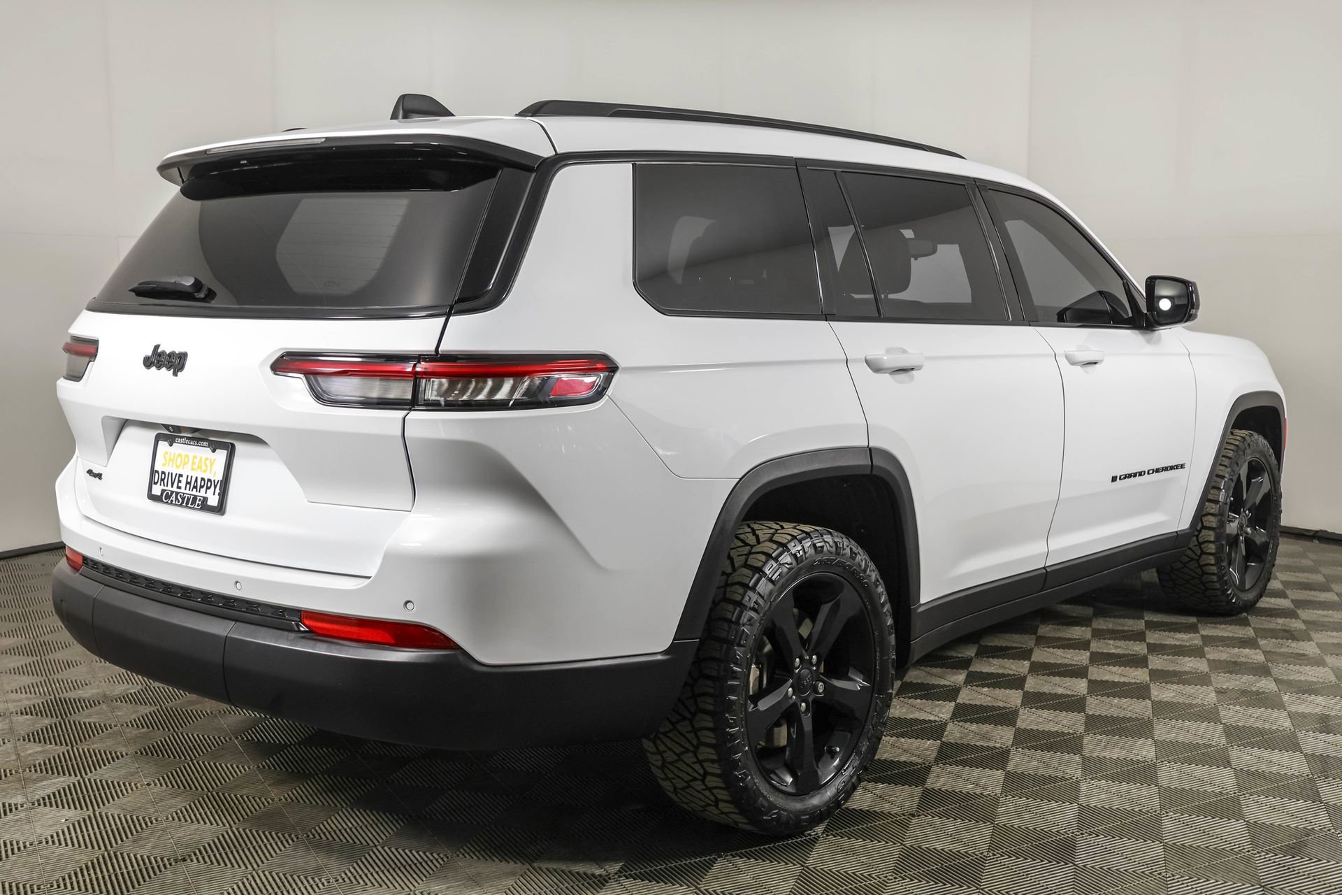 Used 2023 Jeep Grand Cherokee L Laredo image 18