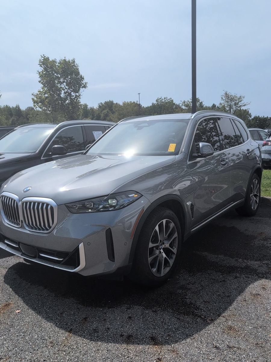 Used 2026 BMW X5 xDrive40i w/ Climate Comfort Package AWD/4WD image 1
