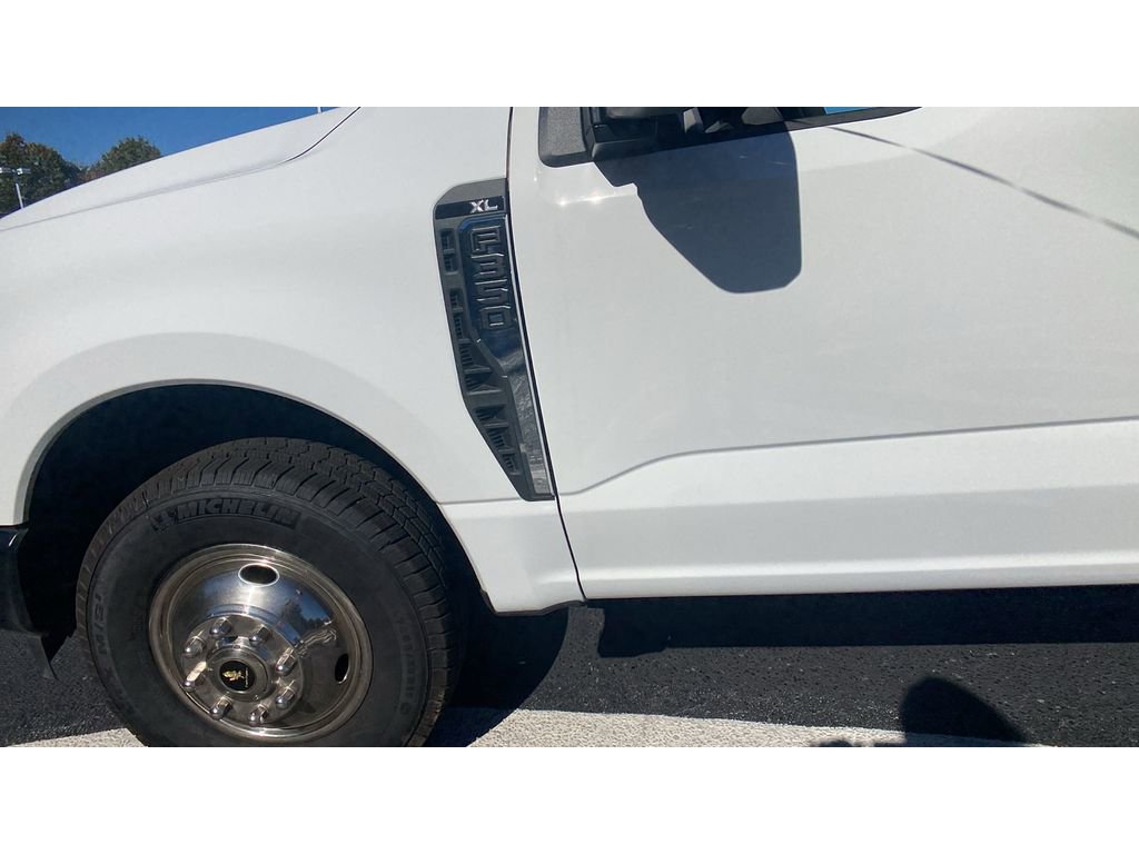 Used 2023 Ford F350 XL image 5