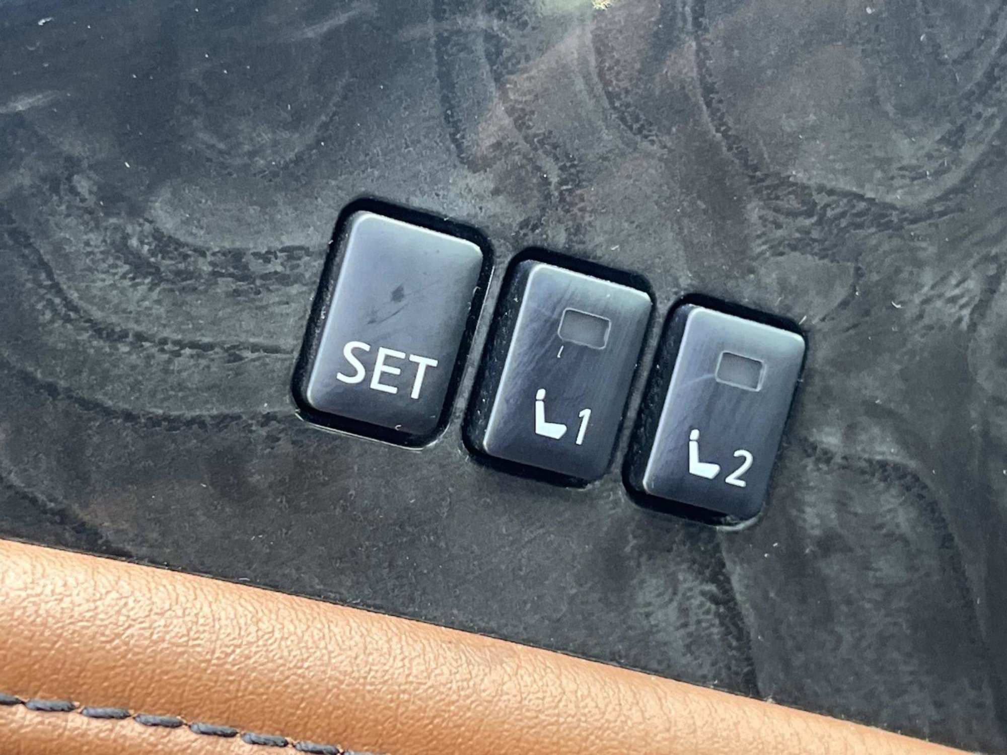 Used 2021 INFINITI QX80 Sensory w/ All-Season Package image 46