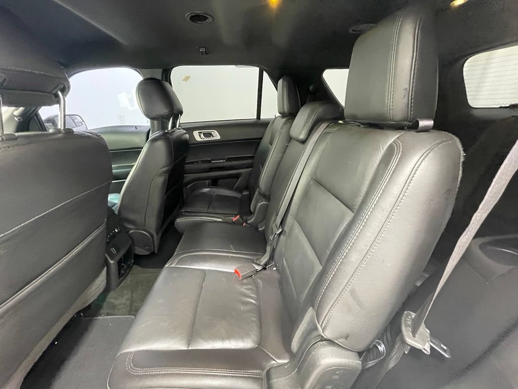 Used 2014 Ford Explorer XLT w/ Equipment Group 202A AWD/4WD image 12