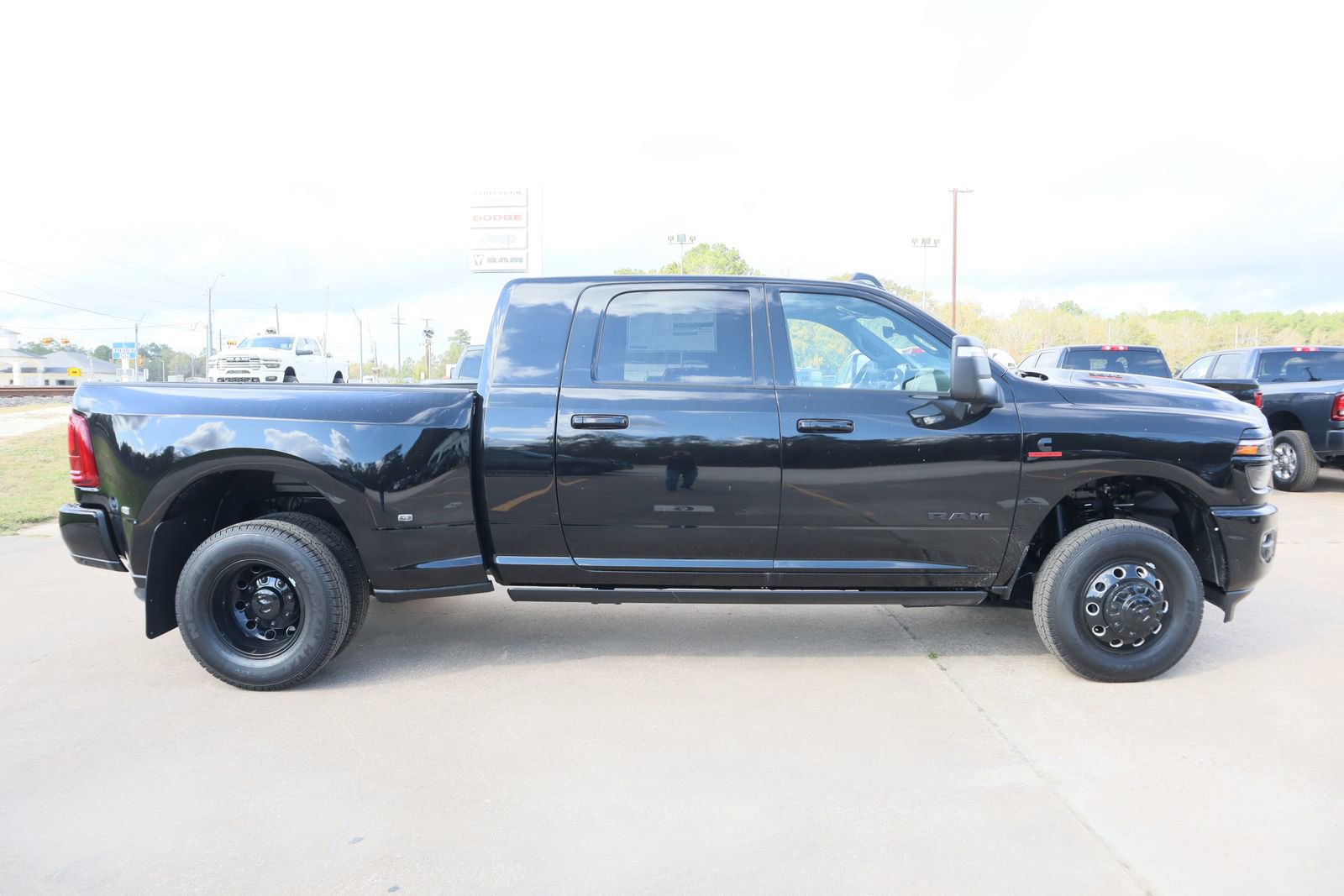 New 2026 RAM 3500 Laramie image 7