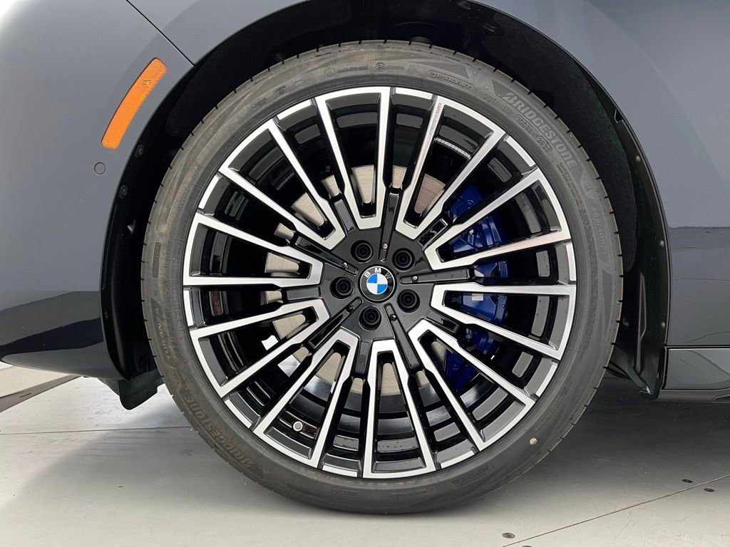 New 2026 BMW 740i w/ Executive Package image 23