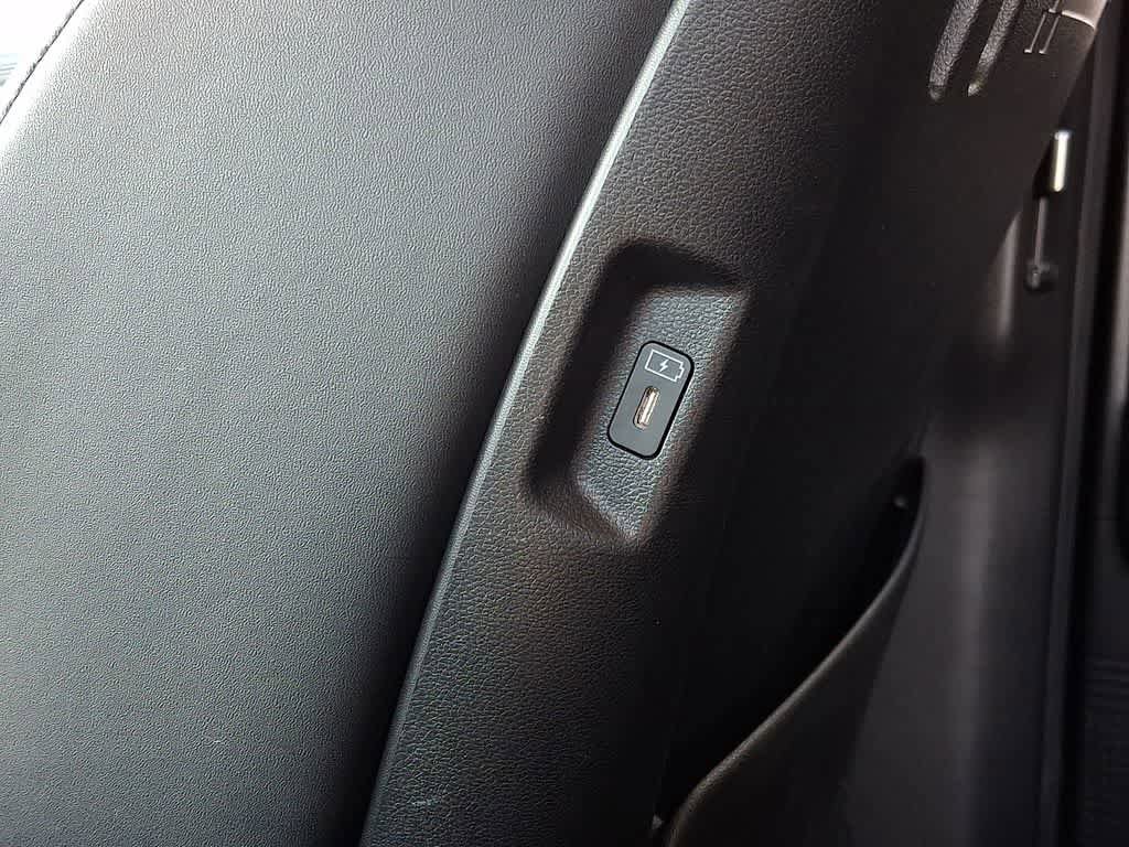 Used 2025 Hyundai Santa Fe SEL FWD image 24