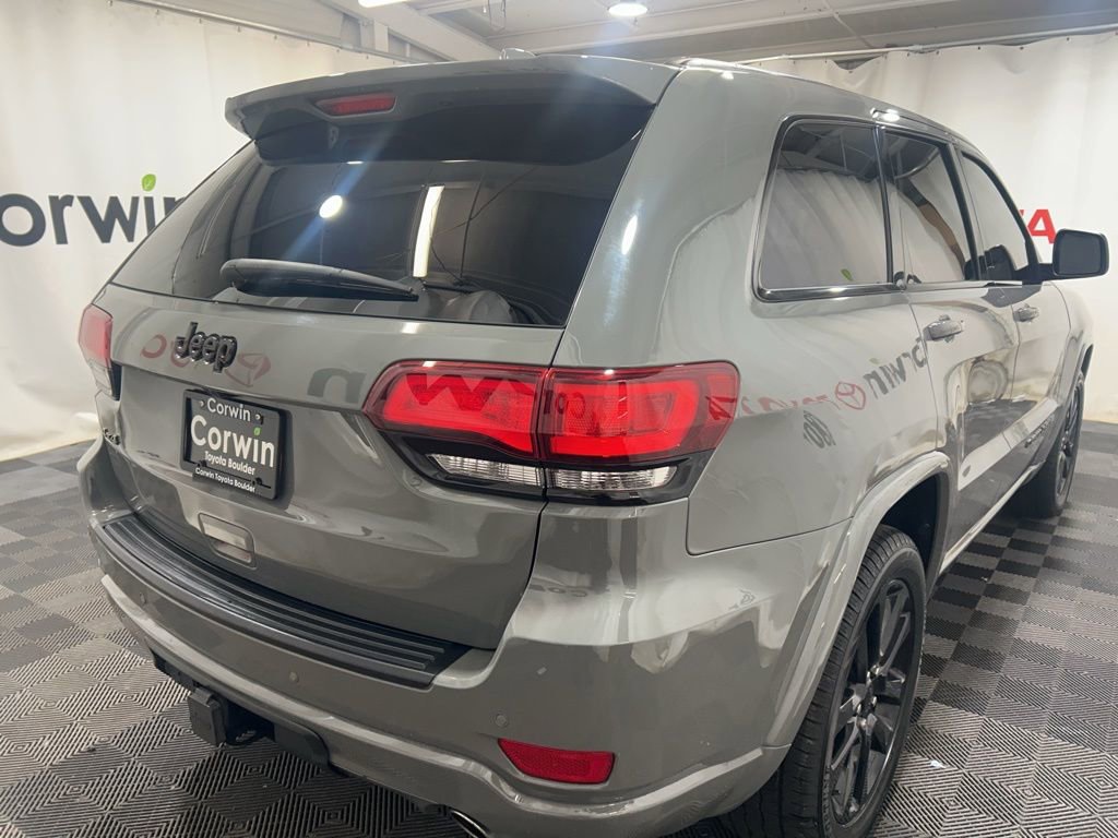 Used 2022 Jeep Grand Cherokee Laredo X AWD/4WD image 8