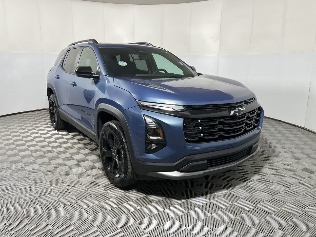 Used 2025 Chevrolet Equinox LT w/ Convenience Package II FWD image 2