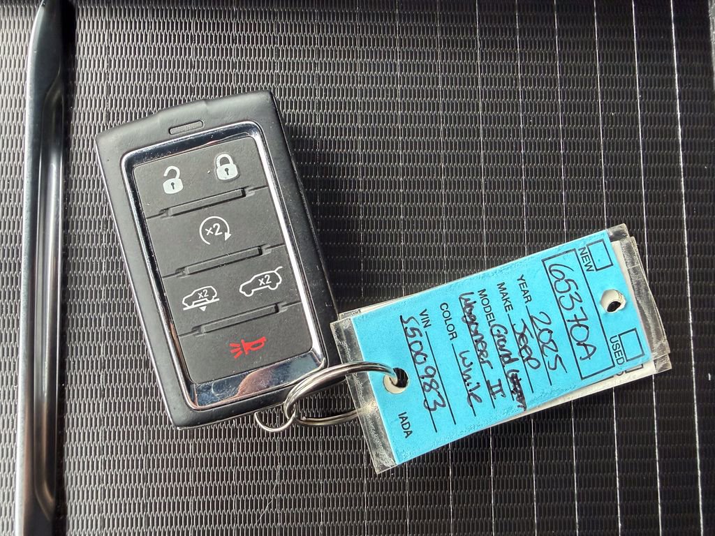 Used 2025 Jeep Grand Wagoneer L Series II Obsidian w/ Quick Order Packagew 28T image 44