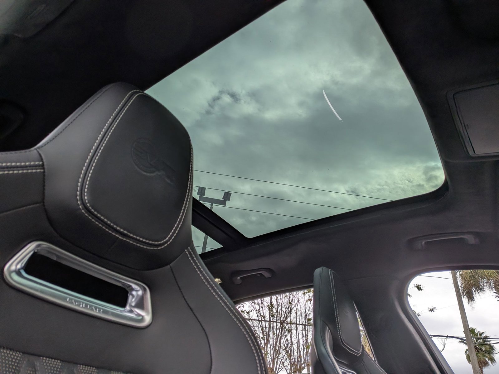 Used 2020 Jaguar F-PACE SVR image 16