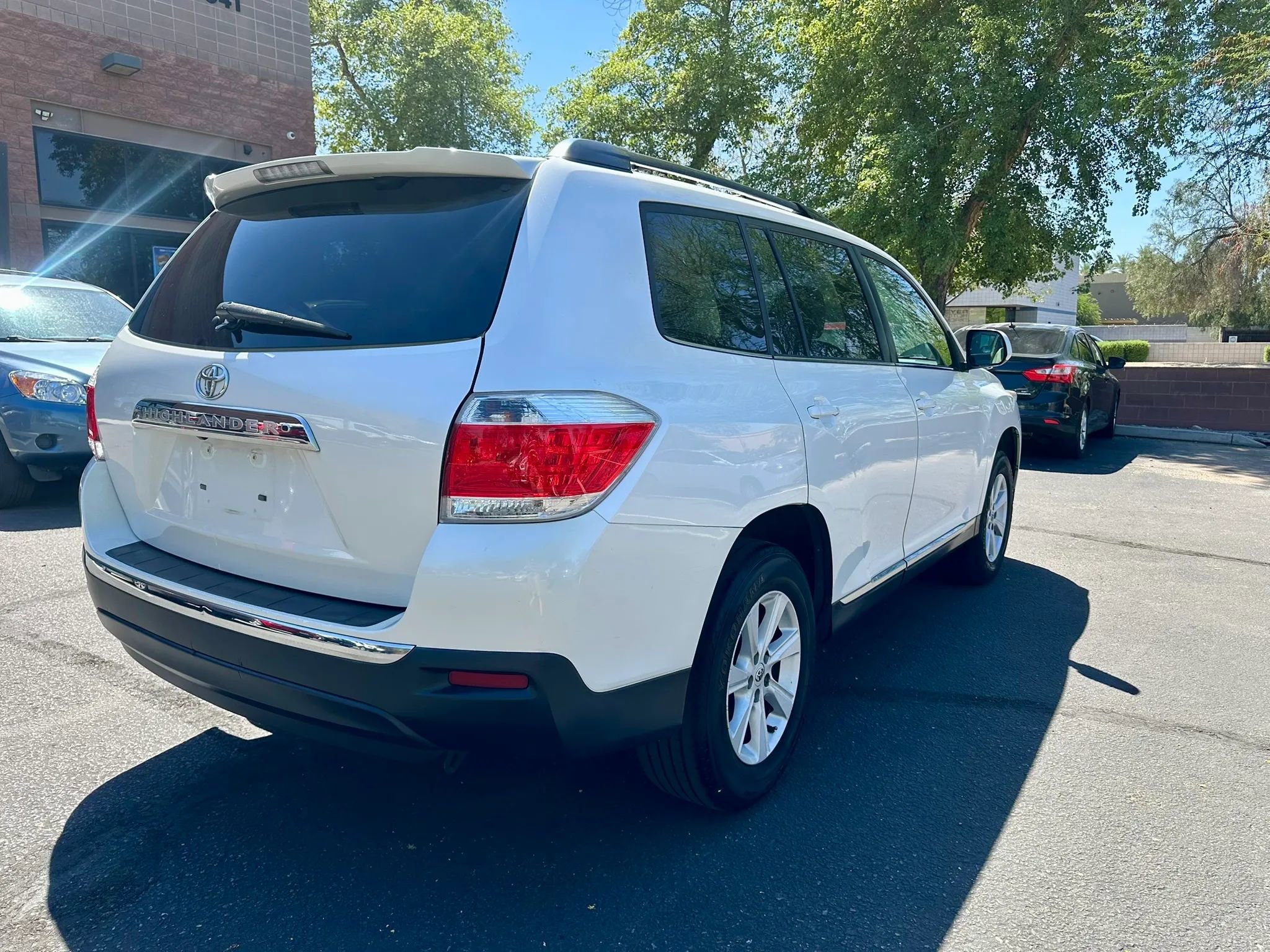 Used 2012 Toyota Highlander FWD w/ Tech Pkg image 8