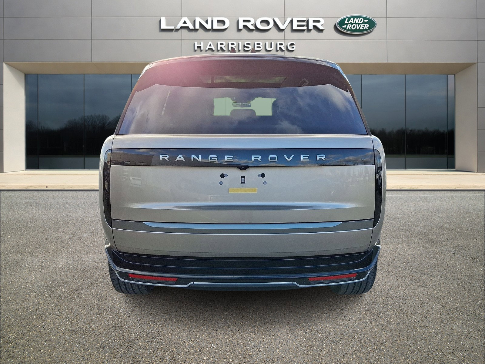 New 2026 Land Rover Range Rover SE image 3