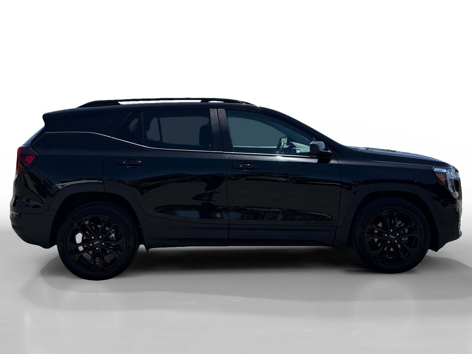 Used 2022 GMC Terrain SLE w/ Driver Convenience Package FWD image 6