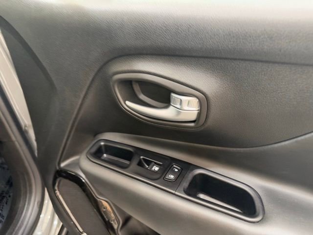 Used 2019 Jeep Renegade Altitude w/ Quick Order Package 22M image 22