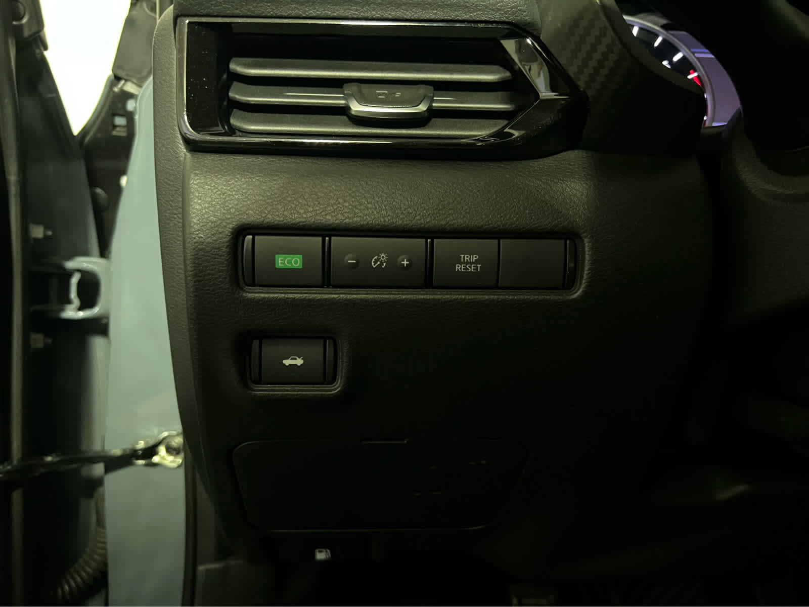 Certified 2024 Nissan Sentra SV FWD image 19
