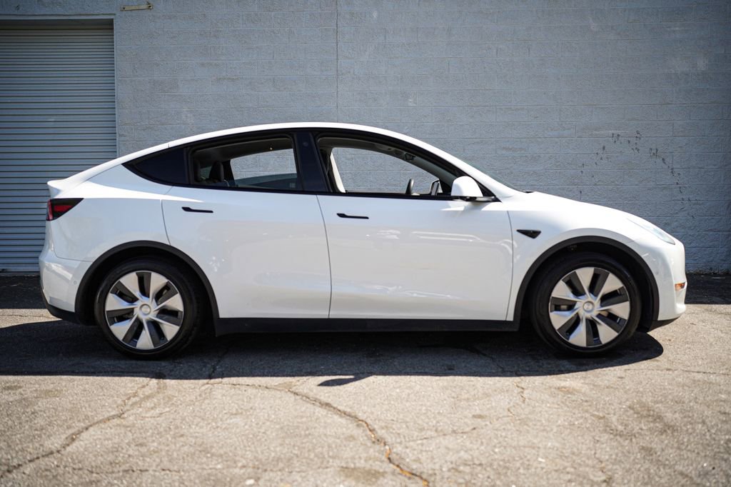 Used 2021 Tesla Model Y Long Range image 18