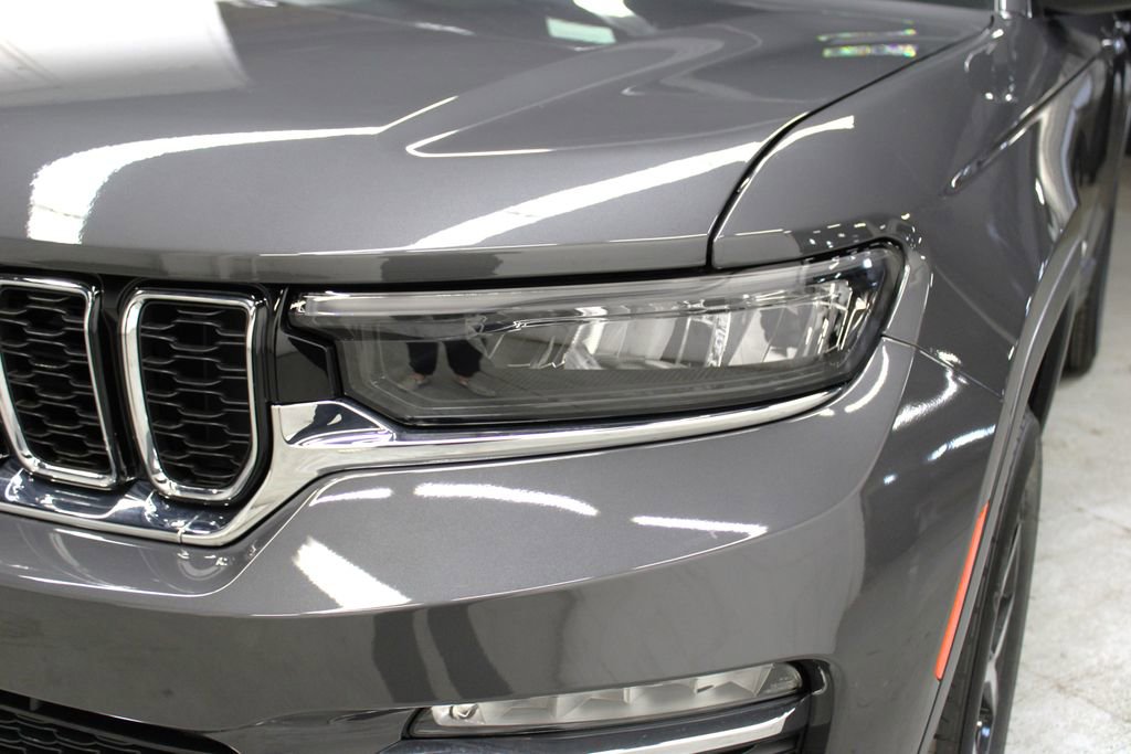 New 2025 Jeep Grand Cherokee Limited w/ Luxury Tech Group II image 35