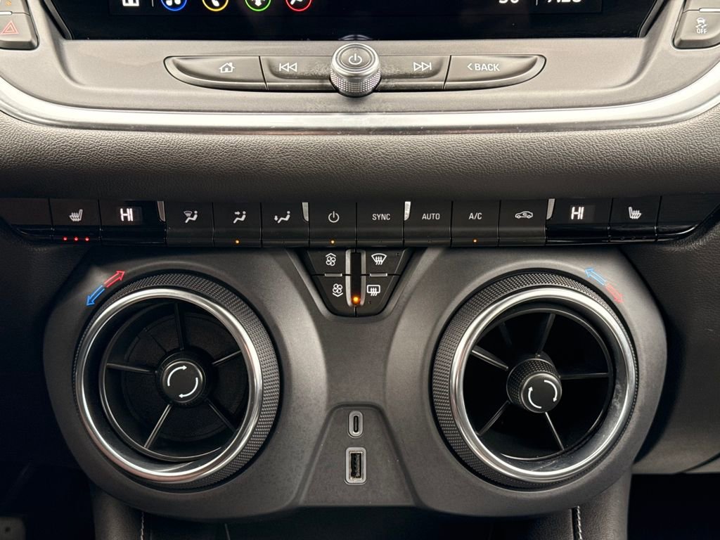 Used 2025 Chevrolet Blazer LT FWD image 35