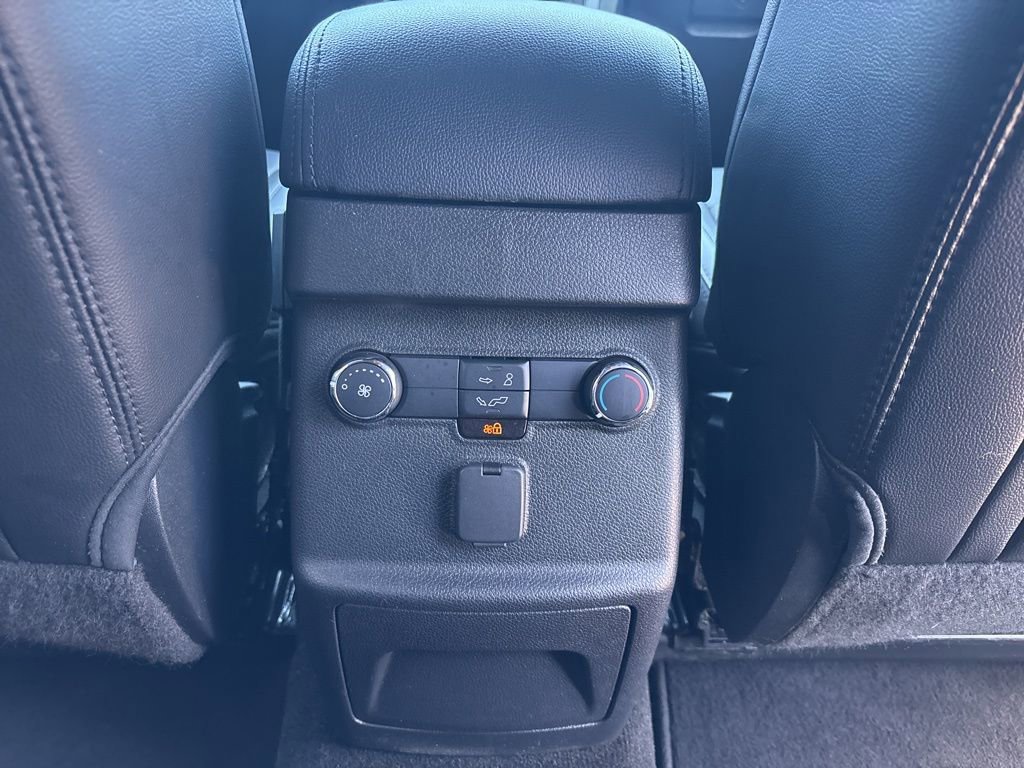 Used 2017 Ford Explorer XLT w/ Equipment Group 202A FWD image 25