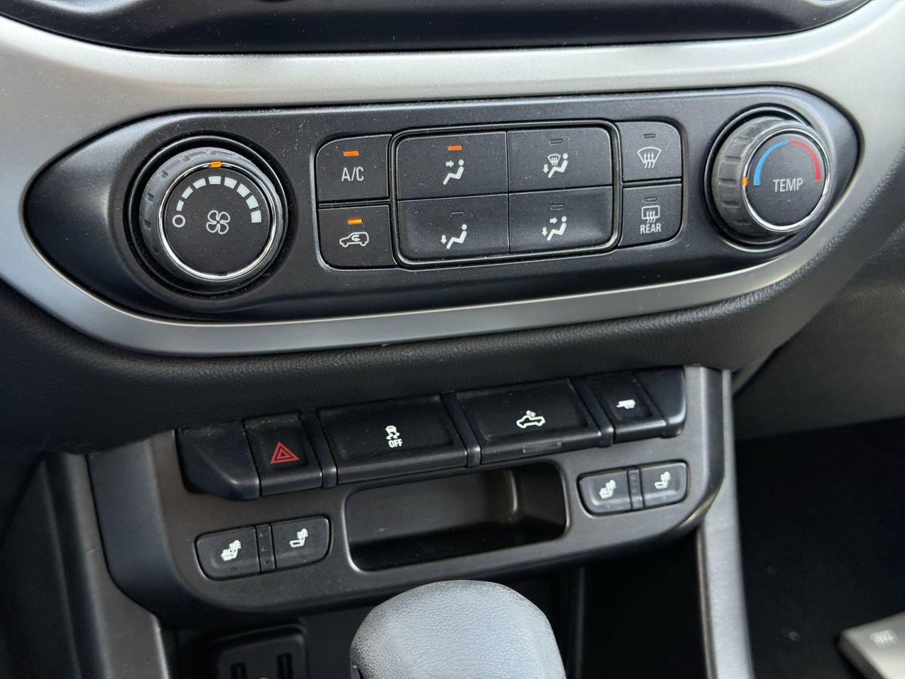 Used 2022 Chevrolet Colorado LT w/ LT Convenience Package AWD/4WD image 21