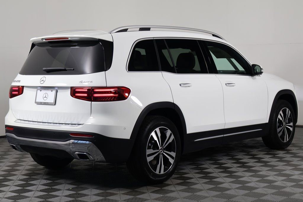 New 2026 Mercedes-Benz GLB 250 4MATIC image 2