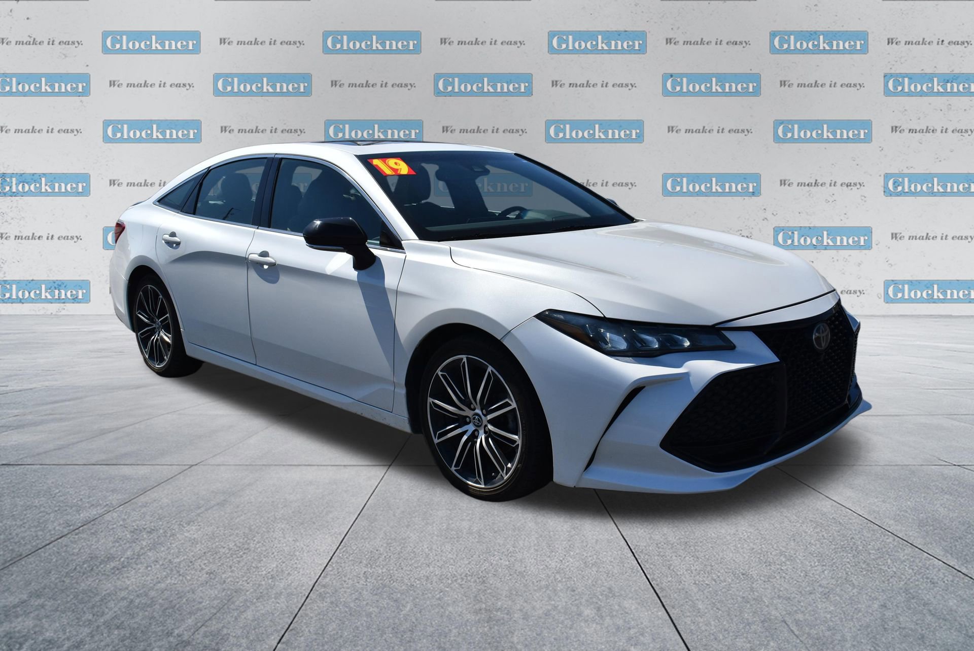 Used 2019 Toyota Avalon XSE w/ All Weather Liner Package image 3