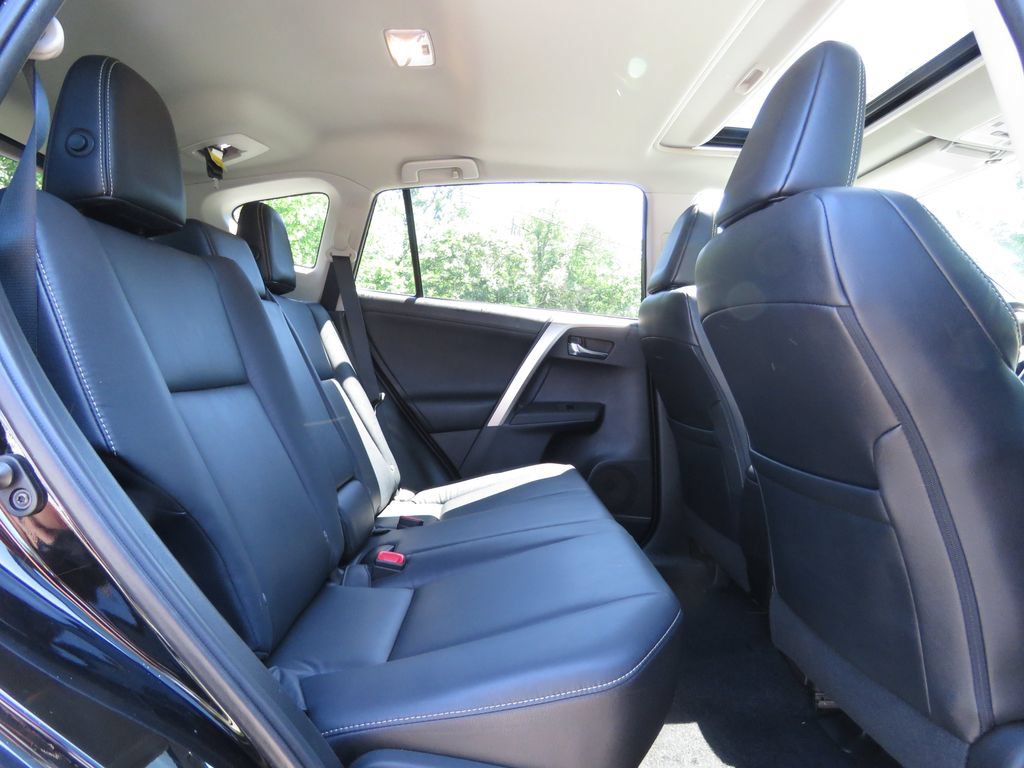 Used 2015 Toyota RAV4 Limited AWD/4WD image 16